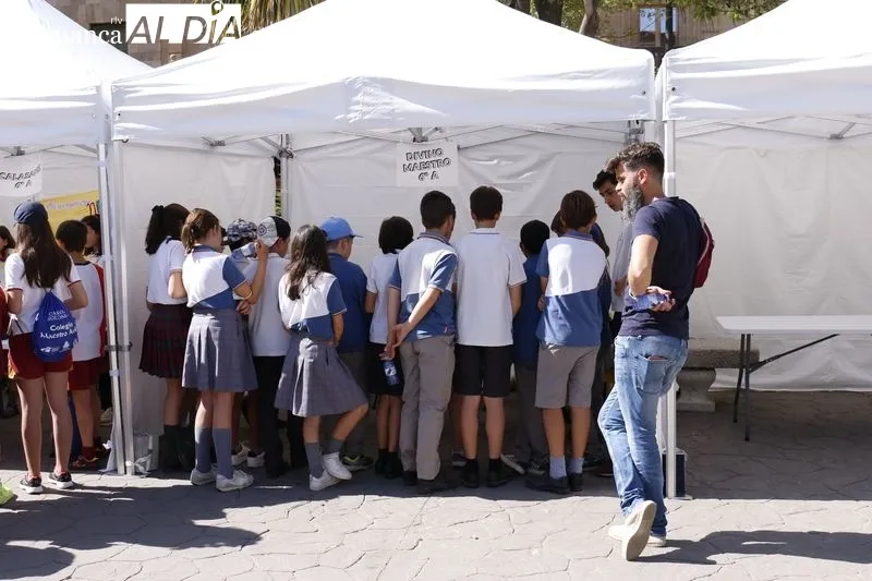 Feria de la Ciencia 'Primavera Científica' en la plaza de los Bandos. Fotos de David Sañudo