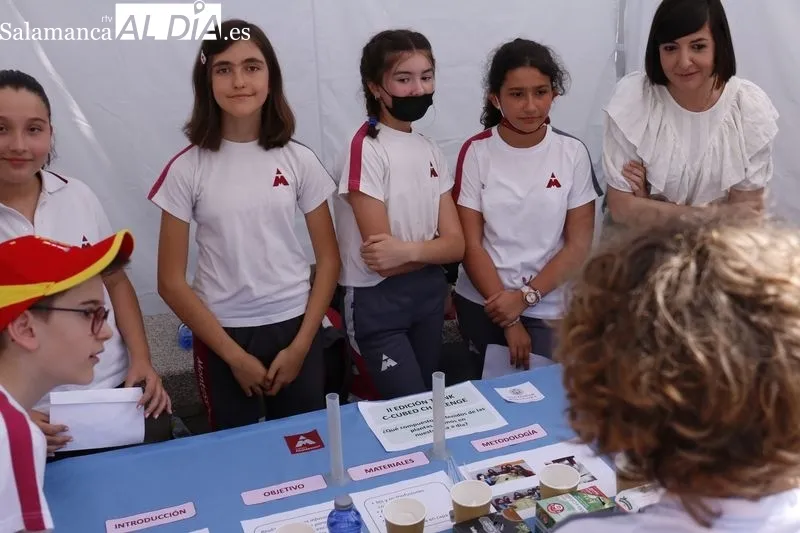 Feria de la Ciencia 'Primavera Científica' en la plaza de los Bandos. Fotos de David Sañudo