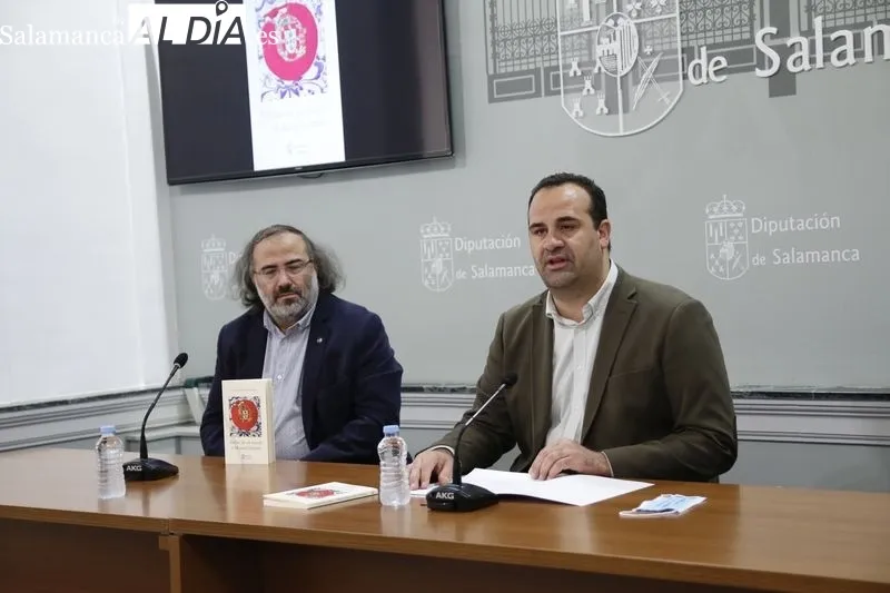 El poeta Alfredo Pérez Alencart, en la presentación de su libro 'Orillas de un mundo o Mosaico lusitano', en la Diputación. Foto de David Sañudo