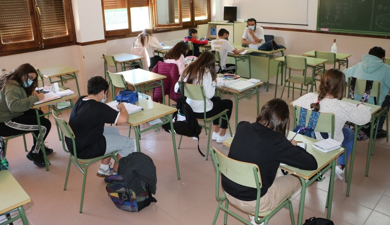 Aula de secundaria en el instituto de La Alberca (Salamanca). Foto de archivo