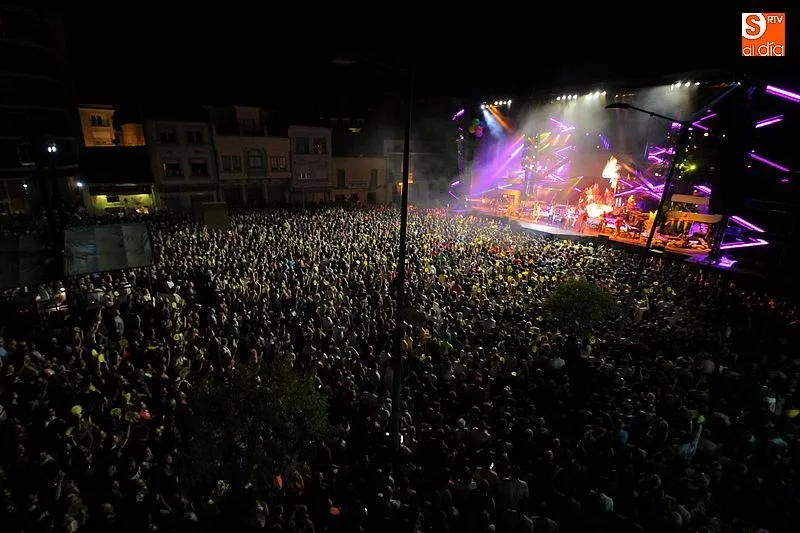 La Orquesta Panorama volverá a llenar la plaza Mayor con miles de personas - Archivo/KR