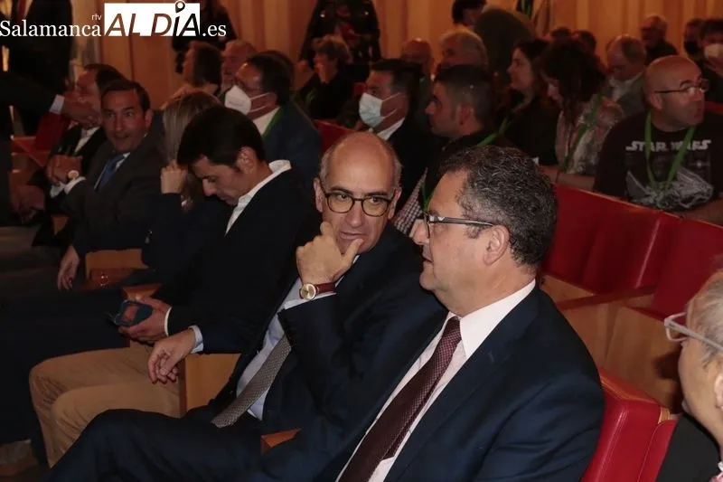 Jornada inaugural del I Congreso Internacional de Vacuno en el Auditorio Fonseca. Foto de David Sañudo