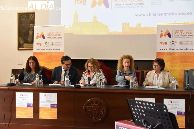 Presentación en el Colegio Fonseca de la Cátedra RTVE-USAL Niñ@s, Jóvenes y Medios. Foto de Vanesa Martins