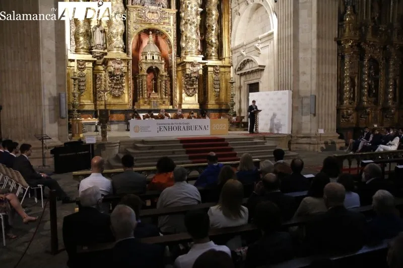 Alumnos de Ingeniería Informática y ADE Tecnológico se gradúan en la Universidad Pontificia de Salamanca - David Sañudo