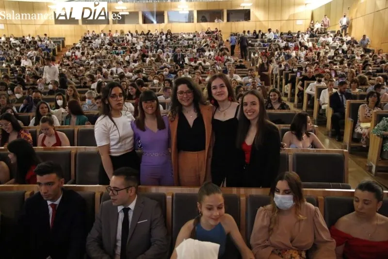 Foto 15 - Psicolog&iacute;a se viste de gala para celebrar la graduaci&oacute;n de su &uacute;ltima promoci&oacute;n