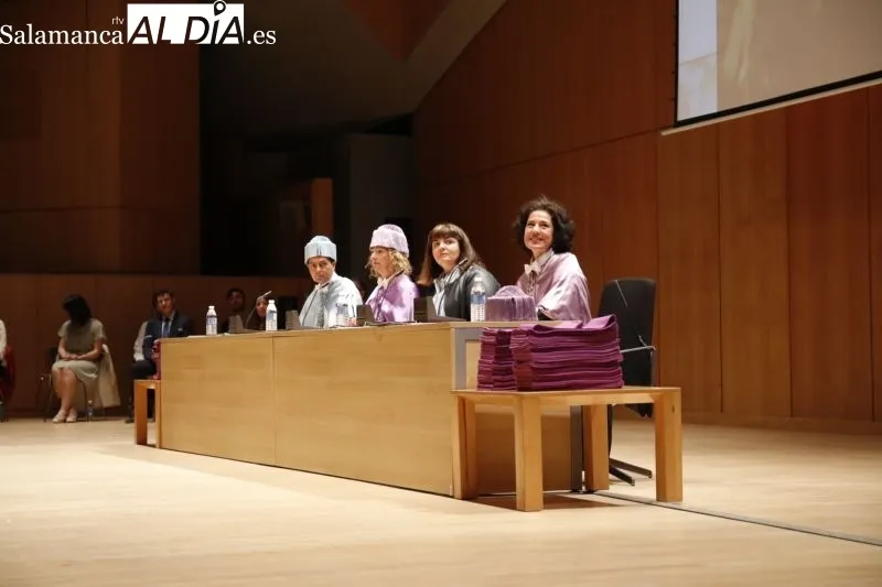 Foto 10 - Psicolog&iacute;a se viste de gala para celebrar la graduaci&oacute;n de su &uacute;ltima promoci&oacute;n