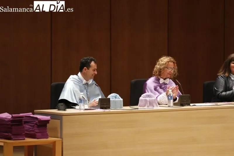 Foto 4 - Psicolog&iacute;a se viste de gala para celebrar la graduaci&oacute;n de su &uacute;ltima promoci&oacute;n