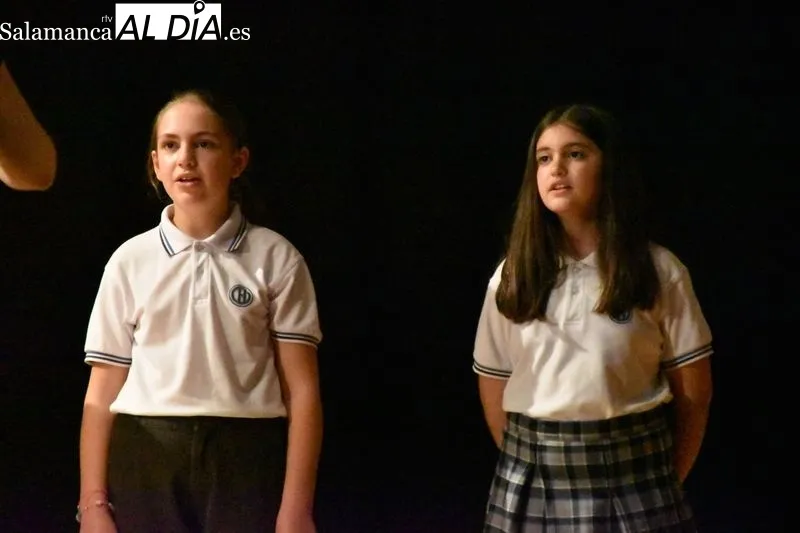 Actuación del coro de La Milagrosa 