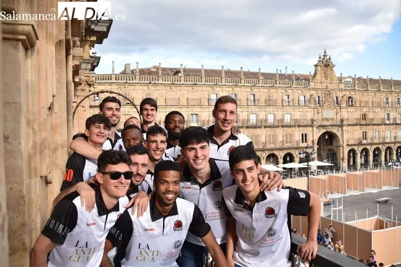 Recibimiento al CB Tormes en el Ayuntamiento de Salamanca