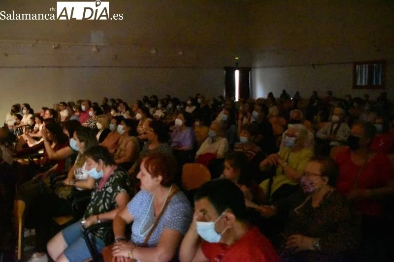 Actuación del coro de La Milagrosa 