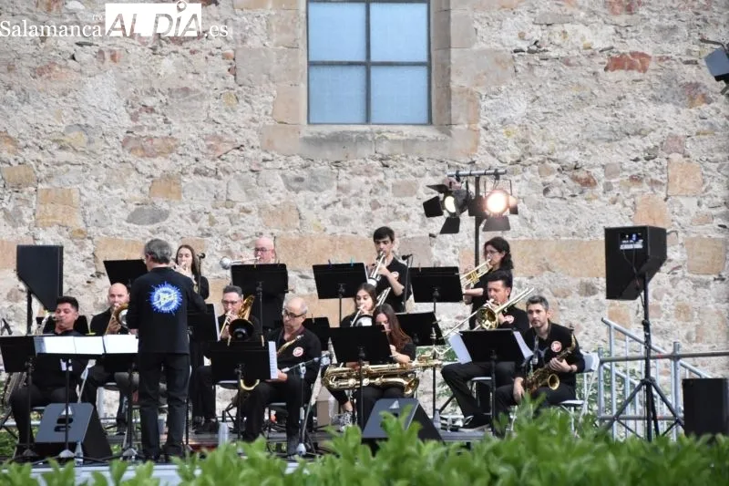 Concierto de la Big Band de la USAL ‘Un viaje de Jazz al Cielo de Salamanca’ - Vanesa Martins