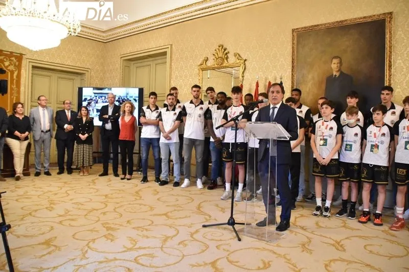 Recibimiento al CB Tormes en el Ayuntamiento de Salamanca