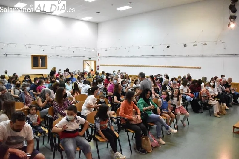 Actuación del coro de La Milagrosa 