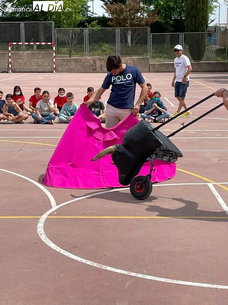 Clase práctica de tauromaquia con Ismael Martín en el colegio San Agustín