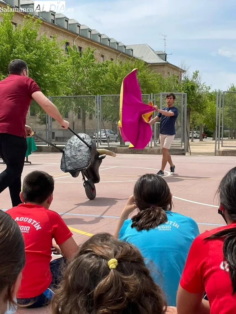 Clase práctica de tauromaquia con Ismael Martín en el colegio San Agustín