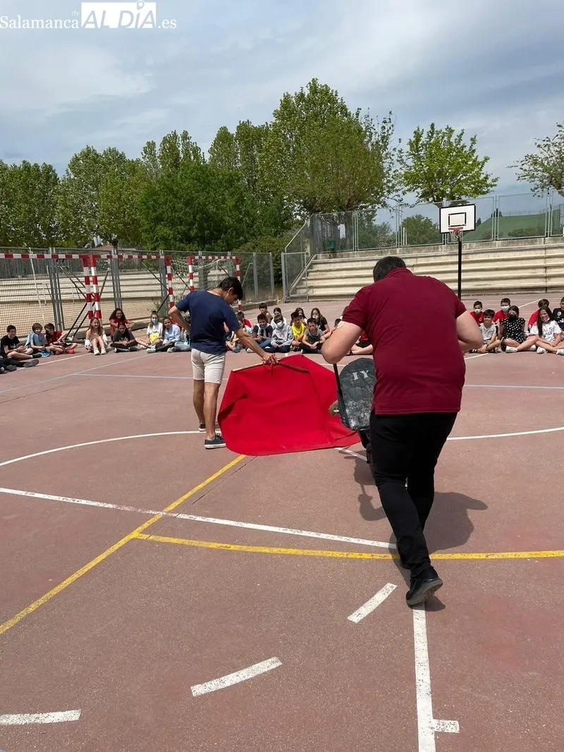 Clase práctica de tauromaquia con Ismael Martín en el colegio San Agustín