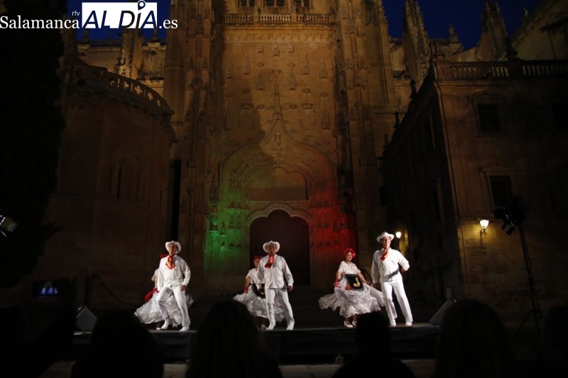 Actuación de la Compañía Titular de Danza Folklórica de la UANL - David Sañudo
