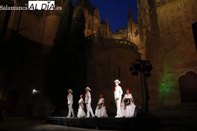 Actuación de la Compañía Titular de Danza Folklórica de la UANL - David Sañudo