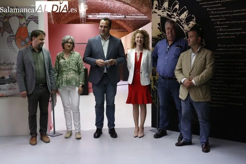 Exposición 'Cultura de moda. Artesanía del bordado serrano' en el Museo del Comercio. Foto de David Sañudo