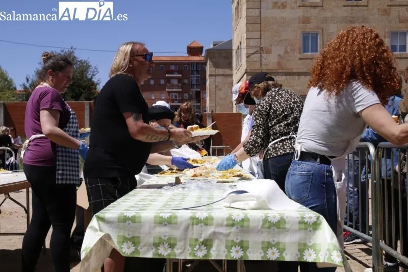 Foto 6 - El barrio de San Jos&eacute; celebra la fiesta de su patr&oacute;n con una soleada paella