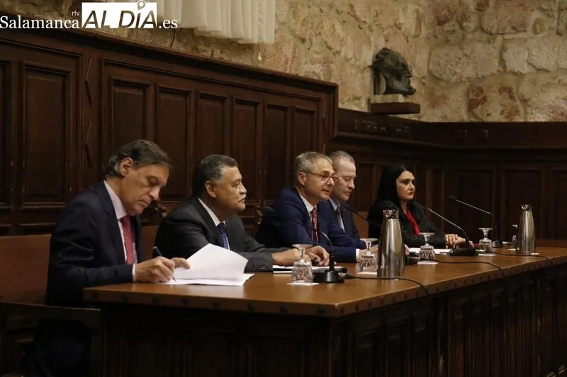 Inauguración de la jornada 'Desde el Norte de México: arte, cultura y ciencia de la Universidad Autónoma de Nuevo León en Salamanca', en el Edificio Histórico de la Universidad de Salamanca. Foto de David Sañudo