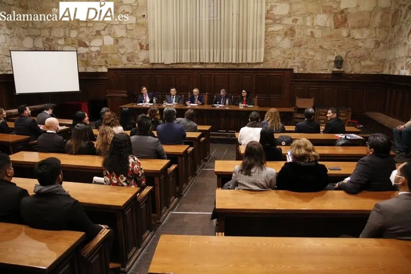 Inauguración de la jornada 'Desde el Norte de México: arte, cultura y ciencia de la Universidad Autónoma de Nuevo León en Salamanca', en el Edificio Histórico de la Universidad de Salamanca. Foto de David Sañudo