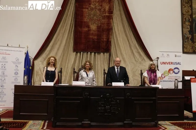 Clausura del Programa Univerusal en el Paraninfo de la USAL. Foto de David Sañudo