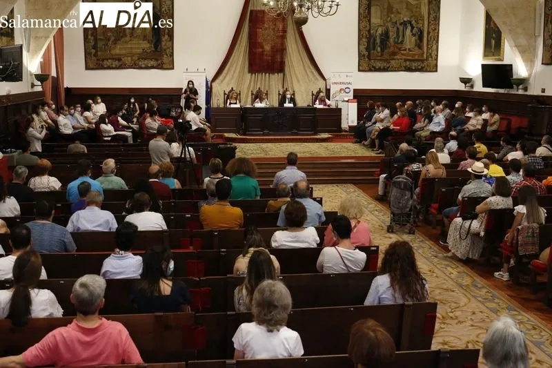 Clausura del Programa Univerusal en el Paraninfo de la USAL. Foto de David Sañudo