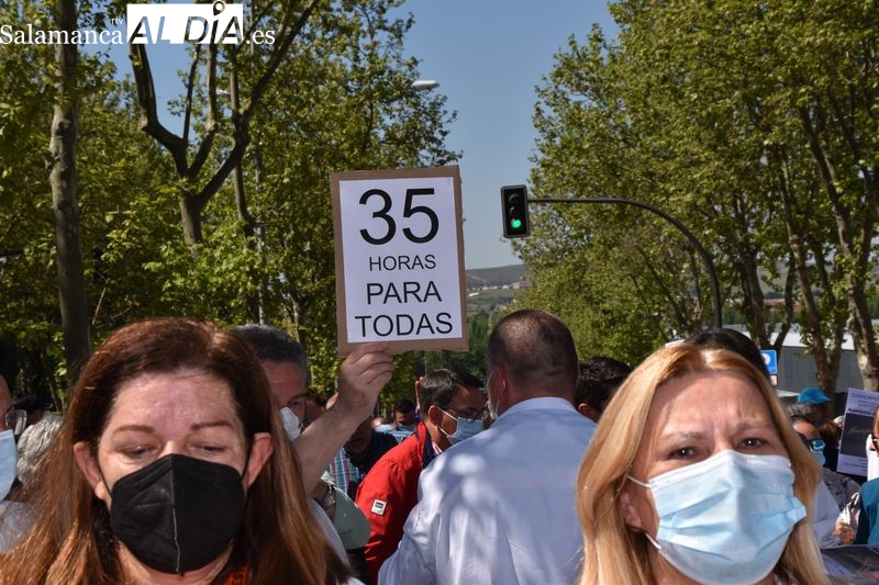 Manifestación de profesionales de la Sanidad pública en Salamanca