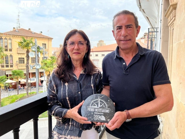 El Encuentro de Grandes Viajeros presenta en Alba de Tormes su premio MotoTurismo 2022