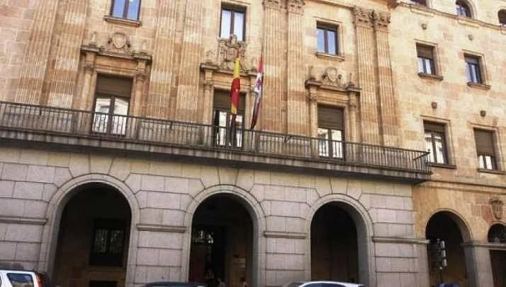 La Audiencia de Salamanca absuelve a un hombre de exhibicionismo y abuso sexual a la hija de su expareja 