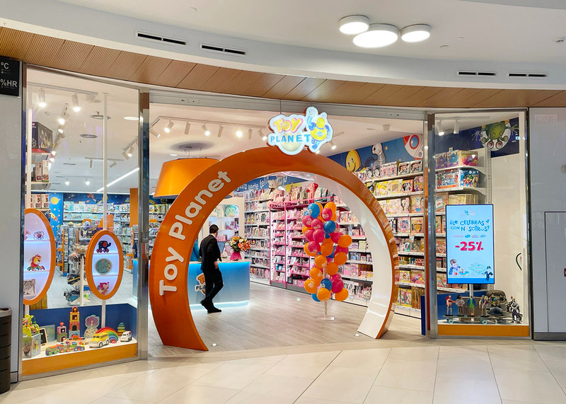 Tienda de Toy Planet en el Centro Comercial El Tormes