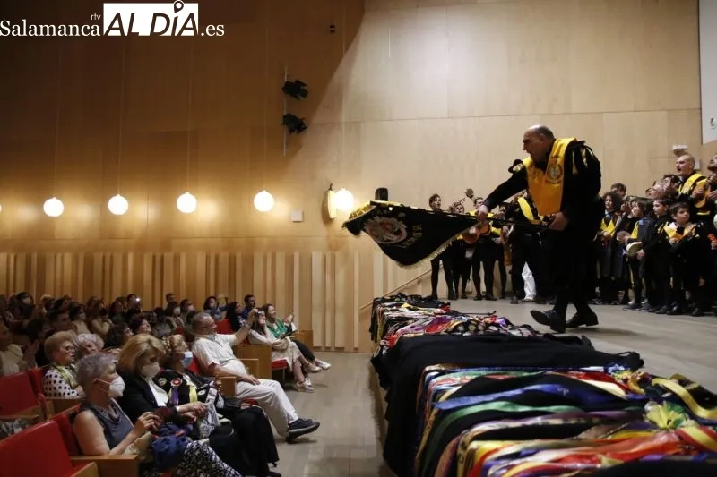 Foto 6 - Las alegres melod&iacute;as de la Tuna de Medicina resuenan en su XXX Aniversario