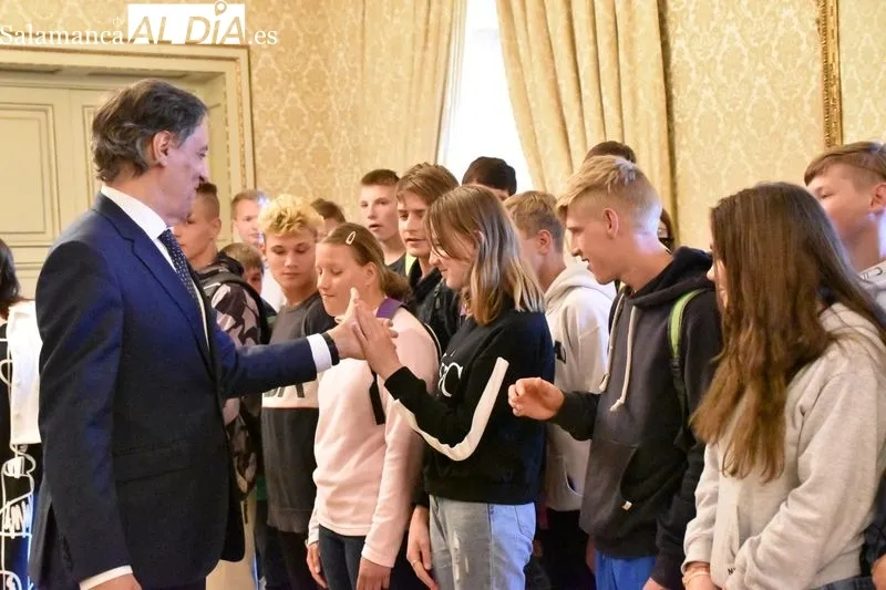  Recepción en el Ayuntamiento de Salamanca de los 87 niños del orfanato de Donetsk acogidos en el colegio La Inmaculada de Armenteros