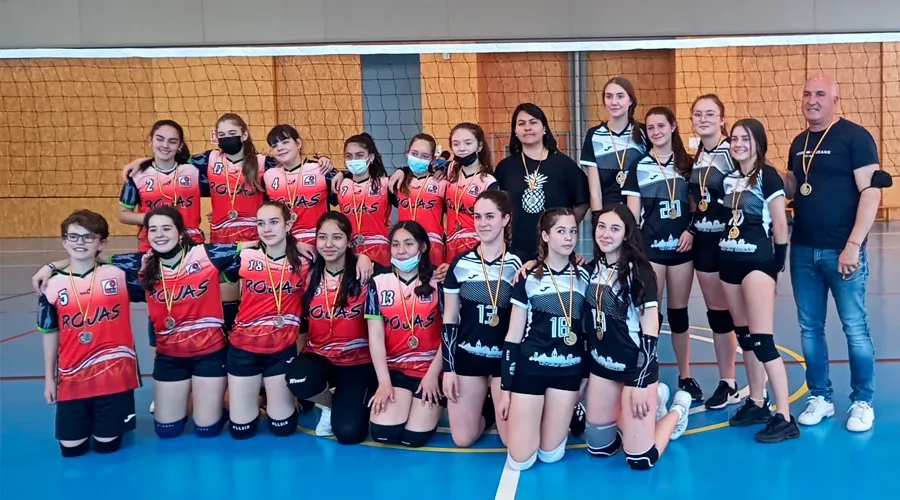 Foto 2 - El Voleibol femenino mirobrigense contin&uacute;a con su cosecha de excelentes resultados a nivel provincial
