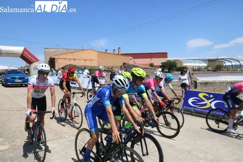 Foto 10 - M&aacute;s de un centenar de corredores toman la salida en Sard&oacute;n de los Frailes en la Challenge Global de Ciclismo en Ruta Junior