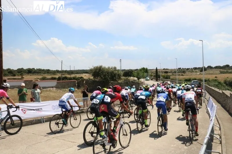 Foto 6 - M&aacute;s de un centenar de corredores toman la salida en Sard&oacute;n de los Frailes en la Challenge Global de Ciclismo en Ruta Junior