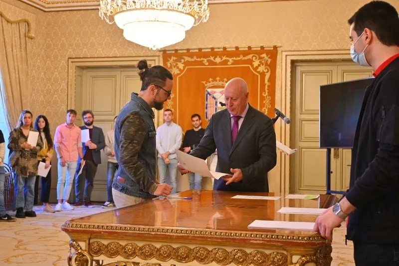 Entrega, en el Ayuntamiento, de las becas del Curso de Formación a la Carta Marketing 360 y Data 4.0