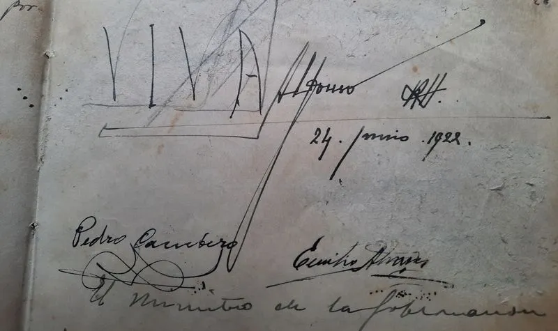 Firma del rey en el Libro de Batuecas 