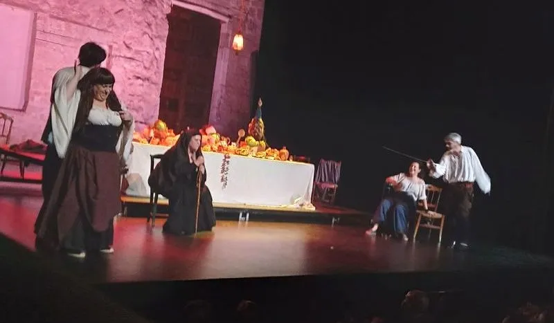 Interpretes de la obra  'Pollos, tórtolas y perniles. Almuerzo en la casa de la Celestina', en el Teatro Liceo