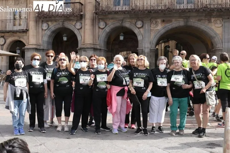 Foto 6 - La VIII Carrera por la Donaci&oacute;n de &Oacute;rganos &ndash; II Marcha Savia recorre el centro de Salamanca y deja grandes estampas