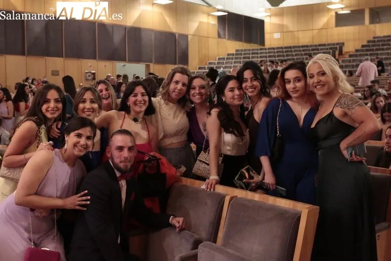 Imágenes del acto de graduación de los alumnos de Educación de la USAL