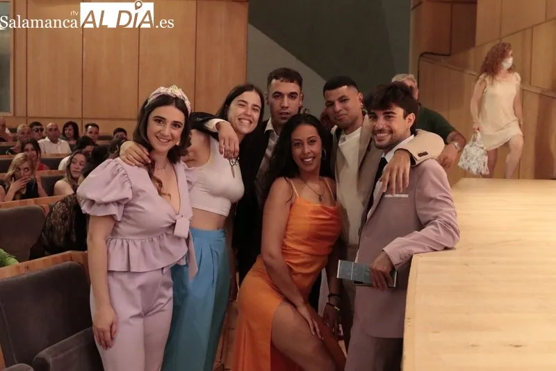 Imágenes del acto de graduación de los alumnos de Educación de la USAL