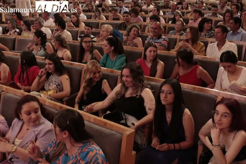 Imágenes del acto de graduación de los alumnos de Educación de la USAL
