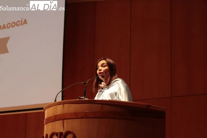 Imágenes del acto de graduación de los alumnos de Educación de la USAL