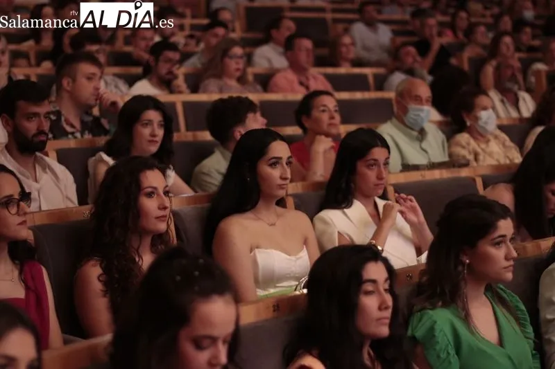 Imágenes del acto de graduación de los alumnos de Educación de la USAL