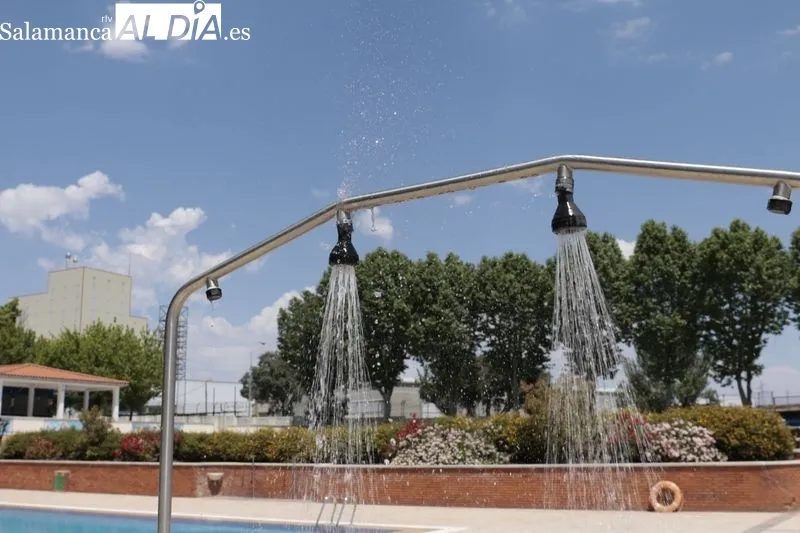 Imágenes de las piscinas municipales de Tejares esta mañana