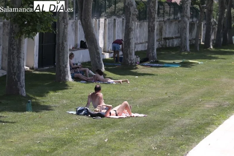 Imágenes de las piscinas municipales de Tejares esta mañana