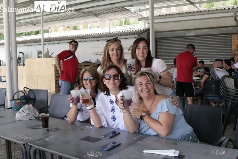 Foto 6 - La gente de Unionistas cierra la temporada con una comida a modo de fiesta