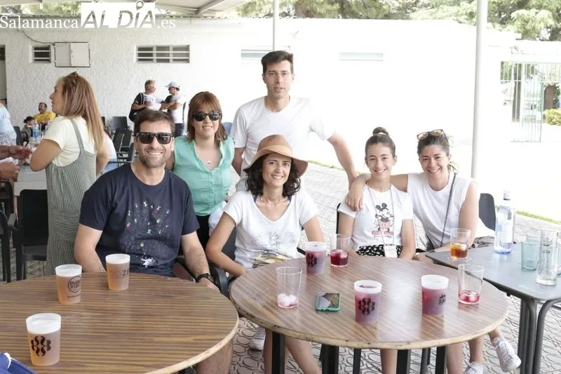 Foto 3 - La gente de Unionistas cierra la temporada con una comida a modo de fiesta